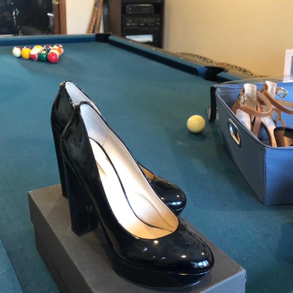 Shoes - Picture 14 of 16